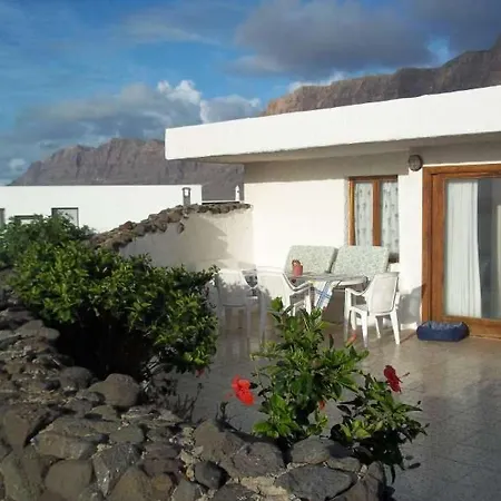 Sleeps 6 Wifi * Famara