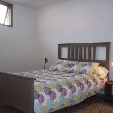 Sleeps 6 Wifi * Famara