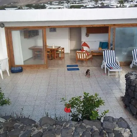 Sleeps 6 Wifi Apartment Famara