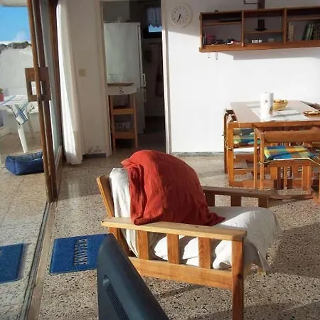 Sleeps 6 Wifi Apartment Famara