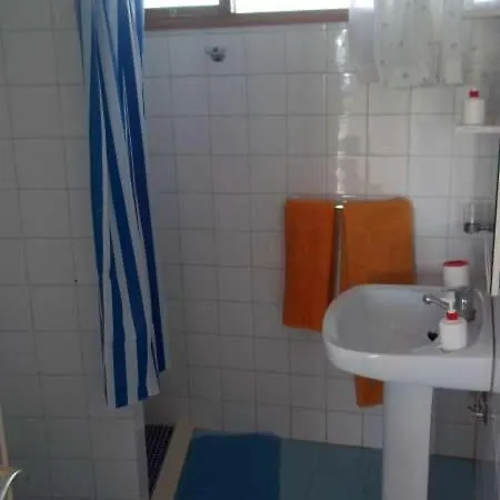 Sleeps 6 Wifi * Famara